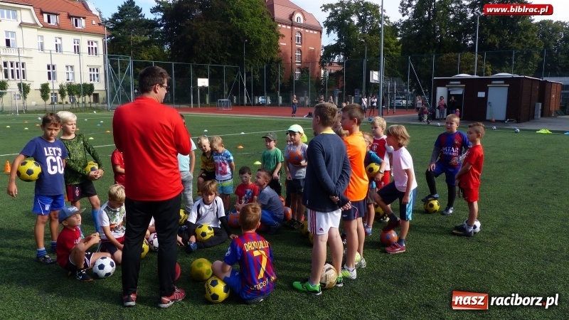 Zdjęcie w galerii na portalu naszraciborz.pl: Piłka w grze! W raciborskiej bibliotece ruszyła Akademia Piłkarska wiadomości z regionu