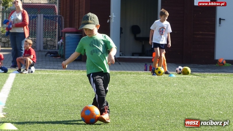 Zdjęcie w galerii na portalu naszraciborz.pl: Piłka w grze! W raciborskiej bibliotece ruszyła Akademia Piłkarska wiadomości z regionu