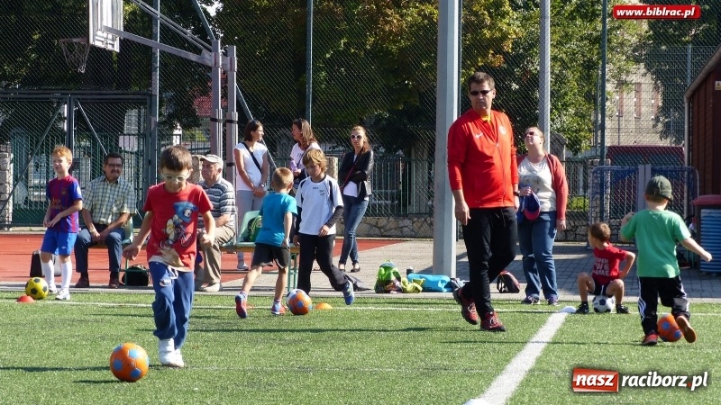 Zdjęcie w galerii na portalu naszraciborz.pl: Piłka w grze! W raciborskiej bibliotece ruszyła Akademia Piłkarska wiadomości z regionu
