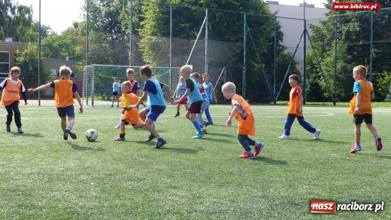 Zdjęcie w galerii na portalu naszraciborz.pl: Piłka w grze! W raciborskiej bibliotece ruszyła Akademia Piłkarska wiadomości z regionu