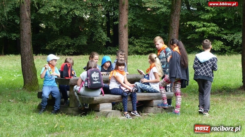 Zdjęcie w galerii na portalu naszraciborz.pl: Lato z biblioteką: Dzień Lasu w Oborze wiadomości z regionu