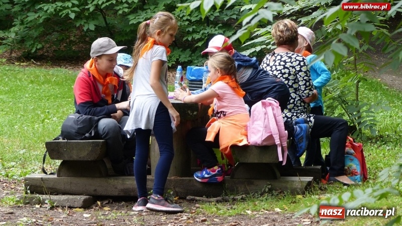 Zdjęcie w galerii na portalu naszraciborz.pl: Lato z biblioteką: Dzień Lasu w Oborze wiadomości z regionu