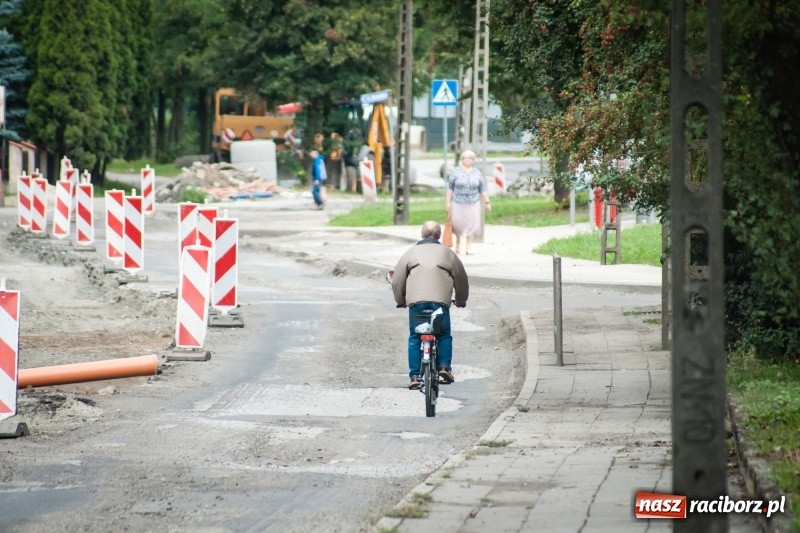 Zdjęcie w galerii na portalu naszraciborz.pl: Kiedy zakończy się przebudowa ulic Armii Krajowej - Rudzkiej? wiadomości z regionu