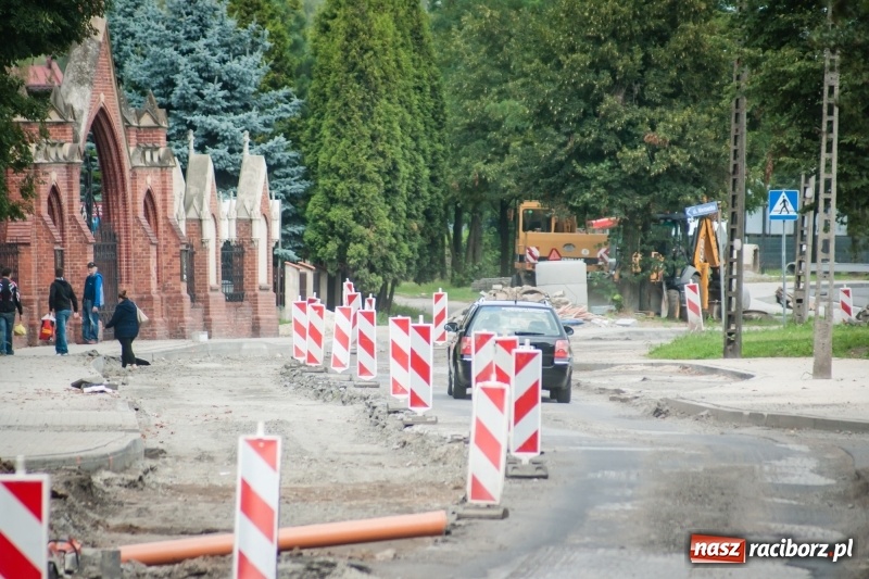Zdjęcie w galerii na portalu naszraciborz.pl: Kiedy zakończy się przebudowa ulic Armii Krajowej - Rudzkiej? wiadomości z regionu