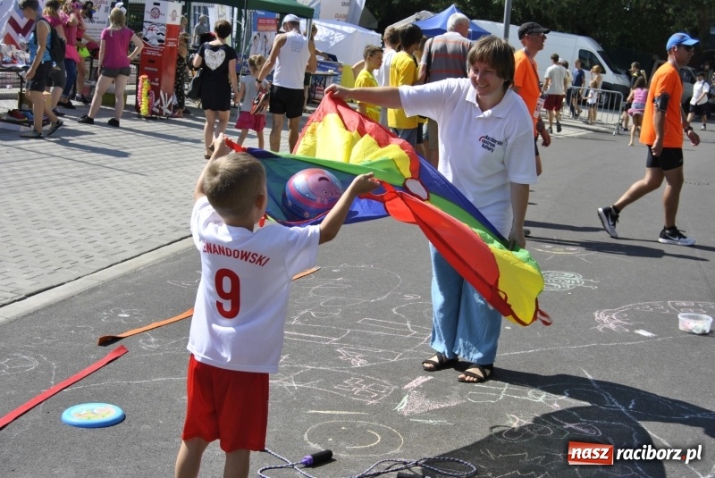Zdjęcie w galerii na portalu naszraciborz.pl: III Rafako Półmaraton Racibórz - Piknik rodzinny w miasteczku biegacza wiadomości z regionu