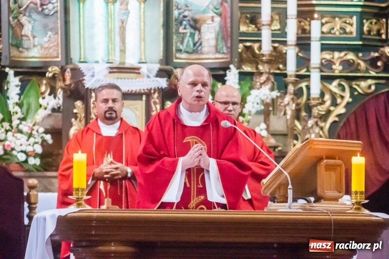 Zdjęcie w galerii na portalu naszraciborz.pl: Parafia miejska powitała dziś nowego proboszcza, raciborzanina rodem ze Starej Wsi wiadomości z regionu