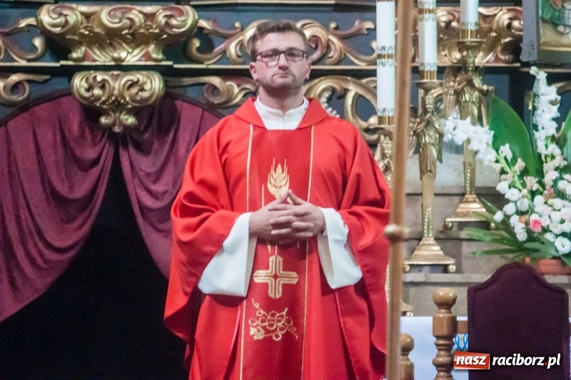 Zdjęcie w galerii na portalu naszraciborz.pl: Parafia miejska powitała dziś nowego proboszcza, raciborzanina rodem ze Starej Wsi wiadomości z regionu