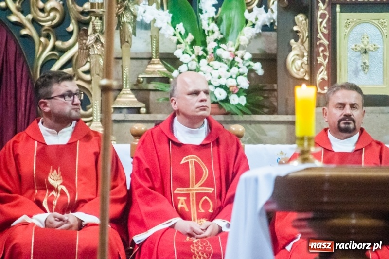 Zdjęcie w galerii na portalu naszraciborz.pl: Parafia miejska powitała dziś nowego proboszcza, raciborzanina rodem ze Starej Wsi wiadomości z regionu