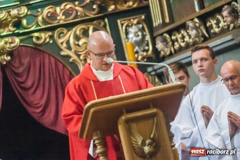 Zdjęcie w galerii na portalu naszraciborz.pl: Parafia miejska powitała dziś nowego proboszcza, raciborzanina rodem ze Starej Wsi wiadomości z regionu
