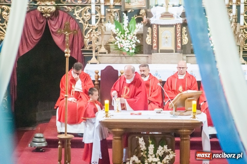 Zdjęcie w galerii na portalu naszraciborz.pl: Parafia miejska powitała dziś nowego proboszcza, raciborzanina rodem ze Starej Wsi wiadomości z regionu