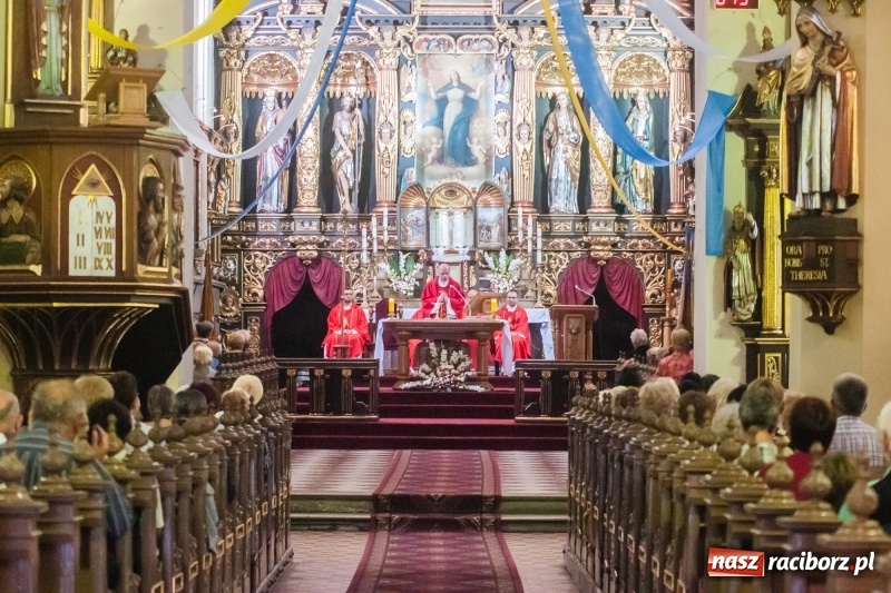 Zdjęcie w galerii na portalu naszraciborz.pl: Parafia miejska powitała dziś nowego proboszcza, raciborzanina rodem ze Starej Wsi wiadomości z regionu