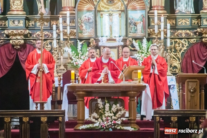 Zdjęcie w galerii na portalu naszraciborz.pl: Parafia miejska powitała dziś nowego proboszcza, raciborzanina rodem ze Starej Wsi wiadomości z regionu
