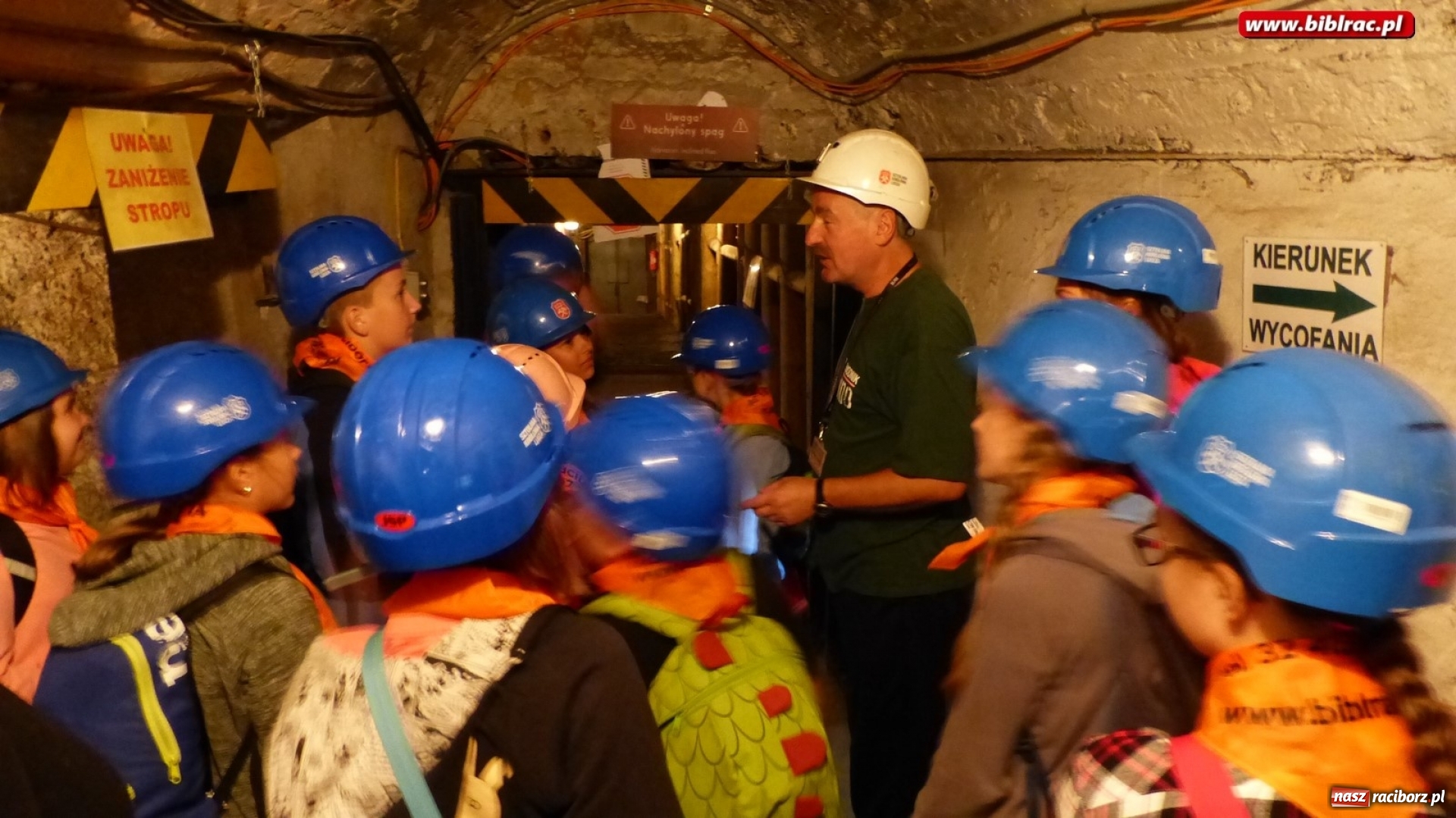 Zdjęcie w galerii na portalu naszraciborz.pl: Podziemne wędrówki w Zabrzu - uczestnicy Lata z biblioteką zwiedzili kopalnię Królowa Luiza wiadomości z regionu