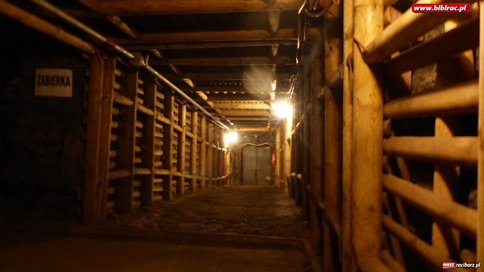 Zdjęcie w galerii na portalu naszraciborz.pl: Podziemne wędrówki w Zabrzu - uczestnicy Lata z biblioteką zwiedzili kopalnię Królowa Luiza wiadomości z regionu