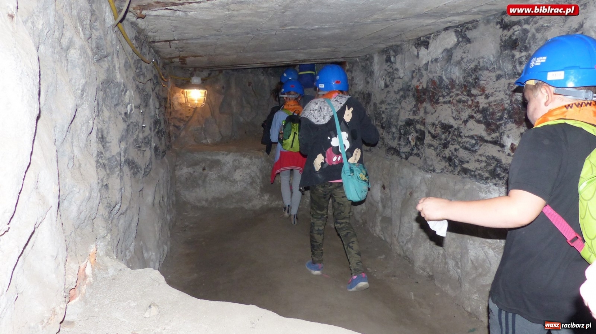 Zdjęcie w galerii na portalu naszraciborz.pl: Podziemne wędrówki w Zabrzu - uczestnicy Lata z biblioteką zwiedzili kopalnię Królowa Luiza wiadomości z regionu