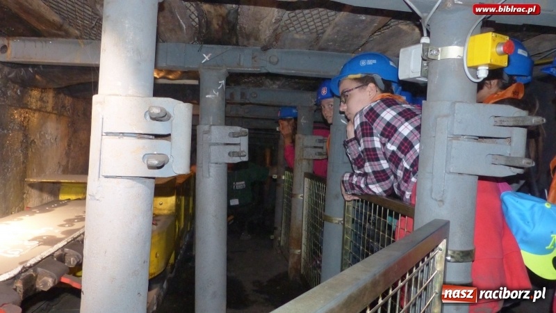 Zdjęcie w galerii na portalu naszraciborz.pl: Podziemne wędrówki w Zabrzu - uczestnicy Lata z biblioteką zwiedzili kopalnię Królowa Luiza wiadomości z regionu