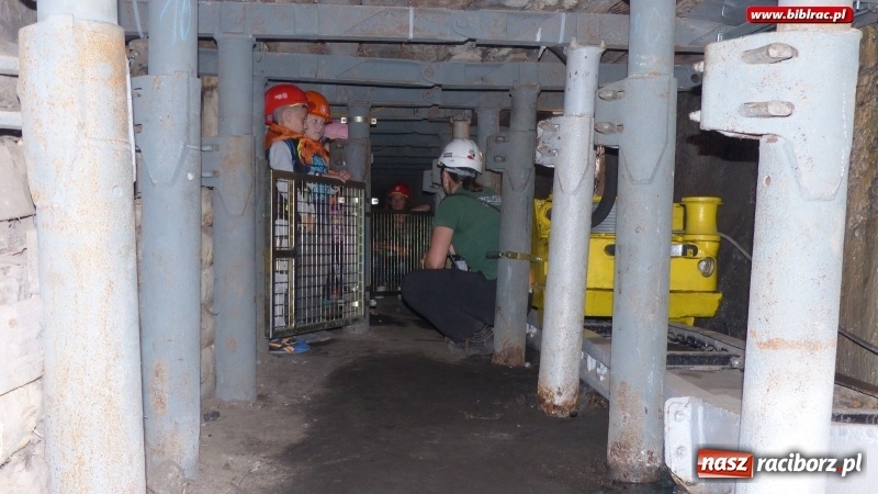 Zdjęcie w galerii na portalu naszraciborz.pl: Podziemne wędrówki w Zabrzu - uczestnicy Lata z biblioteką zwiedzili kopalnię Królowa Luiza wiadomości z regionu