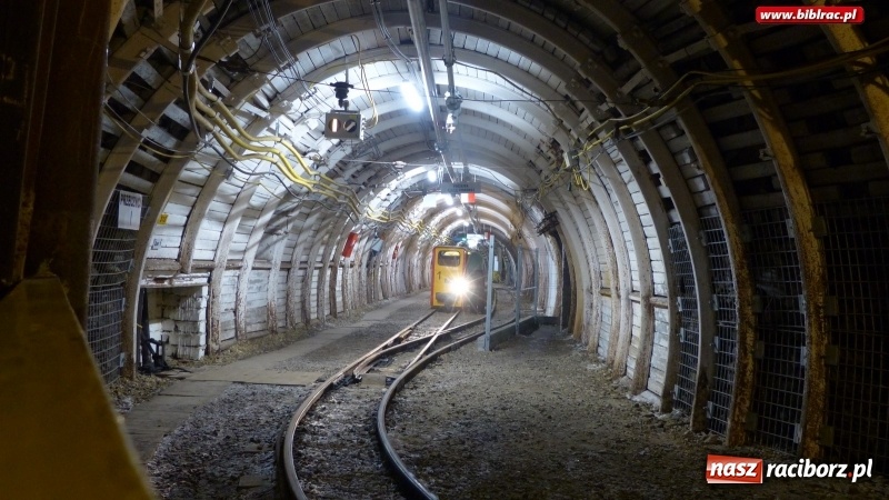 Zdjęcie w galerii na portalu naszraciborz.pl: Podziemne wędrówki w Zabrzu - uczestnicy Lata z biblioteką zwiedzili kopalnię Królowa Luiza wiadomości z regionu