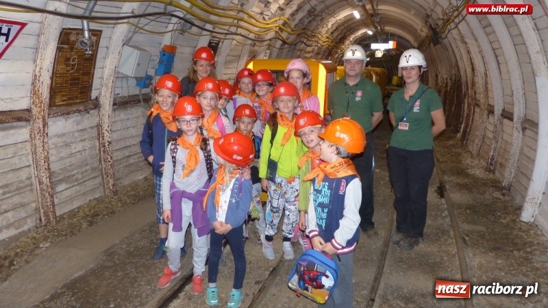 Zdjęcie w galerii na portalu naszraciborz.pl: Podziemne wędrówki w Zabrzu - uczestnicy Lata z biblioteką zwiedzili kopalnię Królowa Luiza wiadomości z regionu