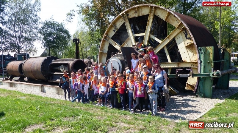 Zdjęcie w galerii na portalu naszraciborz.pl: Podziemne wędrówki w Zabrzu - uczestnicy Lata z biblioteką zwiedzili kopalnię Królowa Luiza wiadomości z regionu