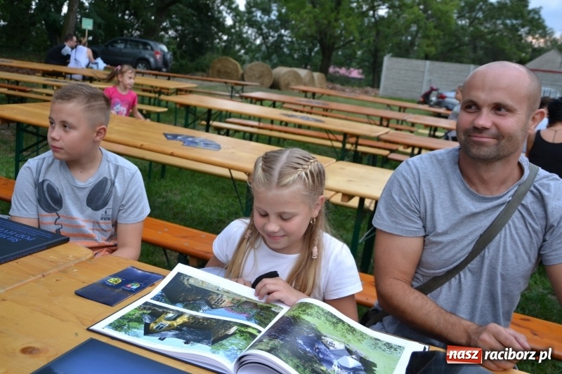 Zdjęcie w galerii na portalu naszraciborz.pl: Piknik pod gwiazdami przy zamku w Tworkowie wiadomości z regionu