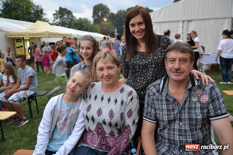 Zdjęcie w galerii na portalu naszraciborz.pl: Piknik pod gwiazdami przy zamku w Tworkowie wiadomości z regionu