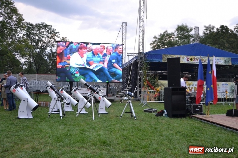 Zdjęcie w galerii na portalu naszraciborz.pl: Piknik pod gwiazdami przy zamku w Tworkowie wiadomości z regionu