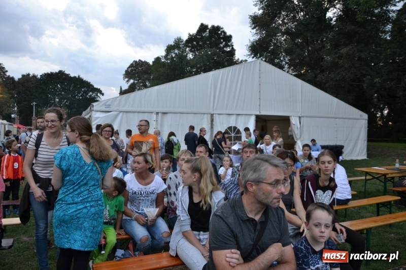 Zdjęcie w galerii na portalu naszraciborz.pl: Piknik pod gwiazdami przy zamku w Tworkowie wiadomości z regionu