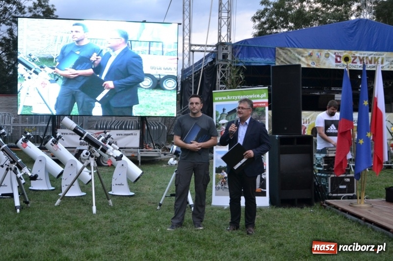 Zdjęcie w galerii na portalu naszraciborz.pl: Piknik pod gwiazdami przy zamku w Tworkowie wiadomości z regionu