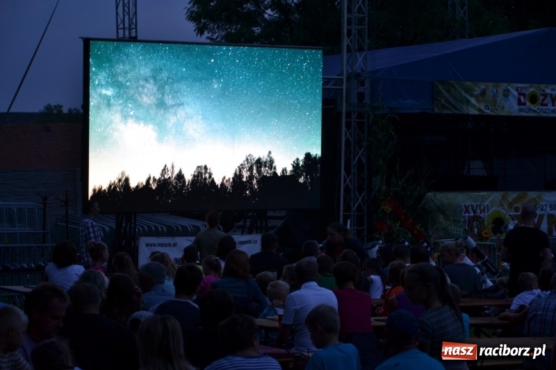 Zdjęcie w galerii na portalu naszraciborz.pl: Piknik pod gwiazdami przy zamku w Tworkowie wiadomości z regionu