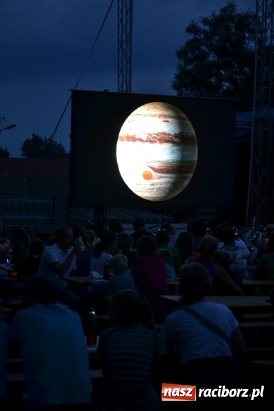 Zdjęcie w galerii na portalu naszraciborz.pl: Piknik pod gwiazdami przy zamku w Tworkowie wiadomości z regionu