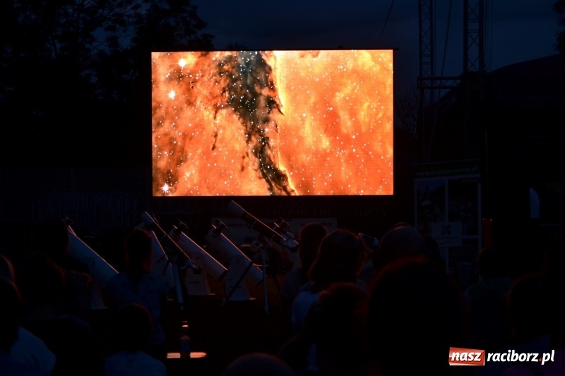 Zdjęcie w galerii na portalu naszraciborz.pl: Piknik pod gwiazdami przy zamku w Tworkowie wiadomości z regionu