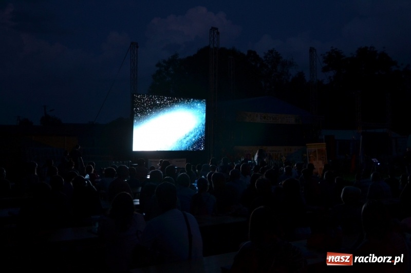 Zdjęcie w galerii na portalu naszraciborz.pl: Piknik pod gwiazdami przy zamku w Tworkowie wiadomości z regionu