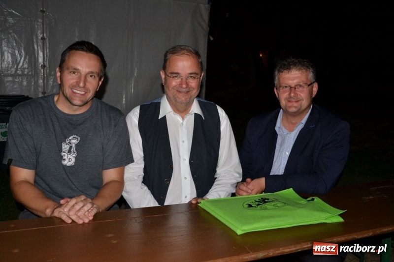 Zdjęcie w galerii na portalu naszraciborz.pl: Piknik pod gwiazdami przy zamku w Tworkowie wiadomości z regionu