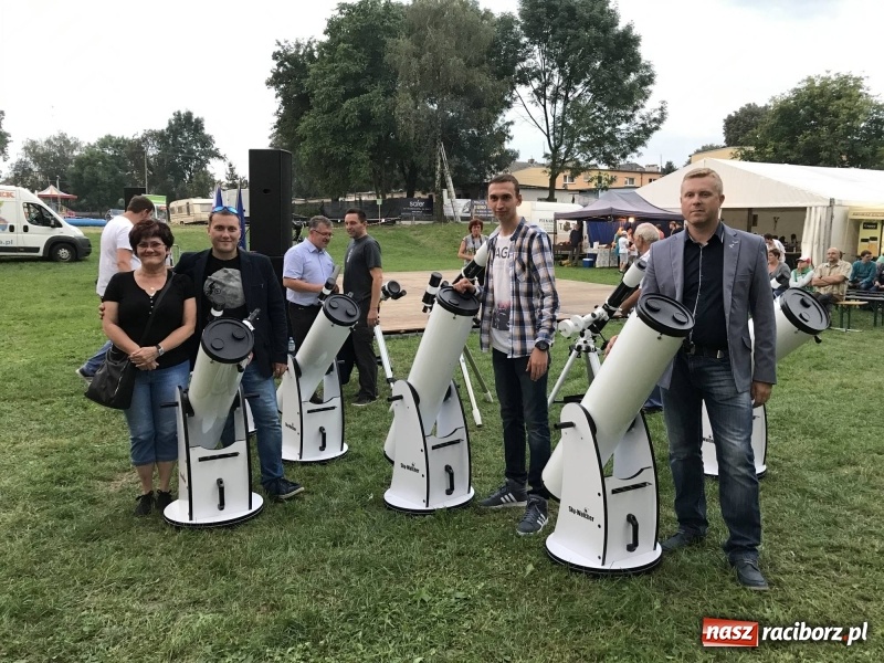 Zdjęcie w galerii na portalu naszraciborz.pl: Piknik pod gwiazdami przy zamku w Tworkowie wiadomości z regionu