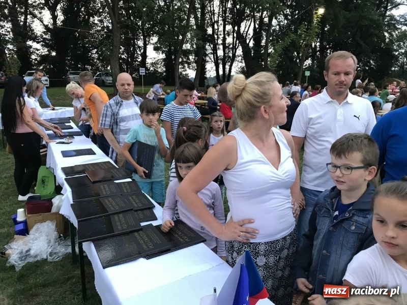 Zdjęcie w galerii na portalu naszraciborz.pl: Piknik pod gwiazdami przy zamku w Tworkowie wiadomości z regionu