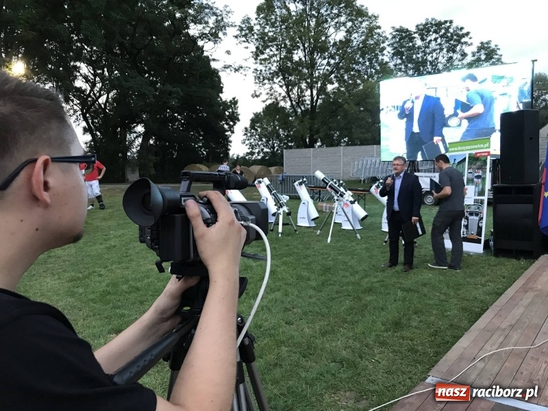Zdjęcie w galerii na portalu naszraciborz.pl: Piknik pod gwiazdami przy zamku w Tworkowie wiadomości z regionu