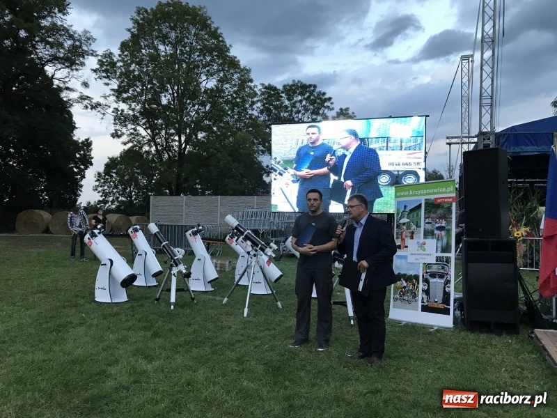 Zdjęcie w galerii na portalu naszraciborz.pl: Piknik pod gwiazdami przy zamku w Tworkowie wiadomości z regionu