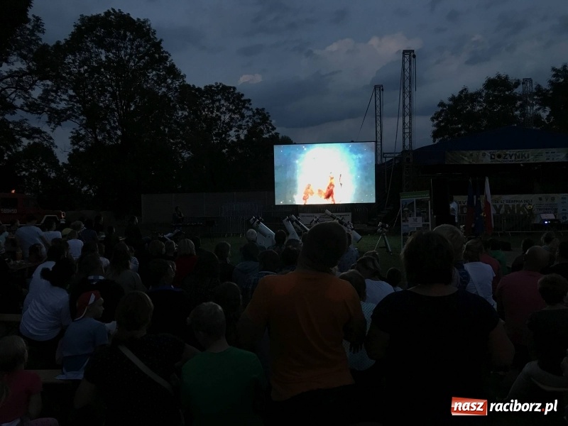 Zdjęcie w galerii na portalu naszraciborz.pl: Piknik pod gwiazdami przy zamku w Tworkowie wiadomości z regionu