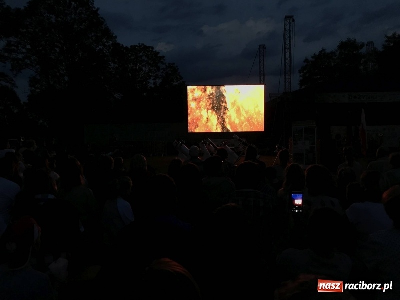 Zdjęcie w galerii na portalu naszraciborz.pl: Piknik pod gwiazdami przy zamku w Tworkowie wiadomości z regionu