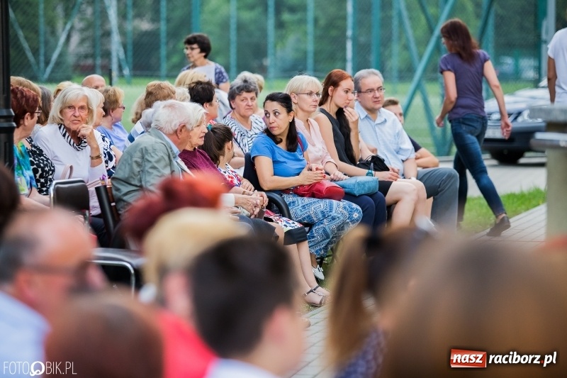 Zdjęcie w galerii na portalu naszraciborz.pl: Teatr Wodzisławskiej Ulicy wystąpił w raciborskiej książnicy wiadomości z regionu