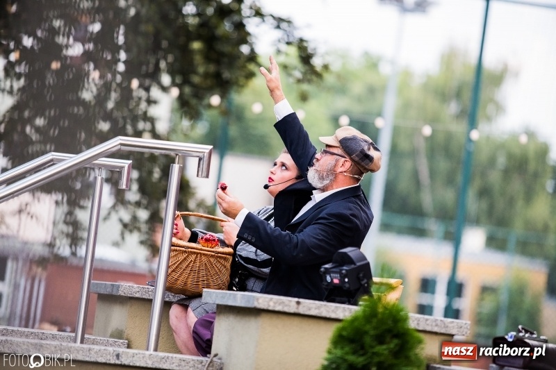 Zdjęcie w galerii na portalu naszraciborz.pl: Teatr Wodzisławskiej Ulicy wystąpił w raciborskiej książnicy wiadomości z regionu