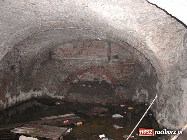 Zdjęcie w galerii na portalu naszraciborz.pl: Zaginione relikwie wiadomości z regionu