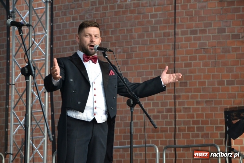 Zdjęcie w galerii na portalu naszraciborz.pl: Gala operetkowa na Zamku Piastowskim za nami wiadomości z regionu