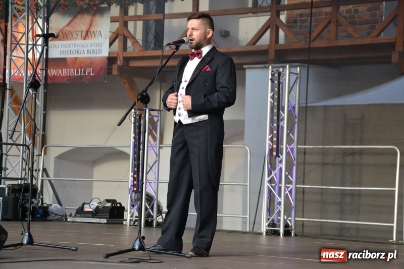 Zdjęcie w galerii na portalu naszraciborz.pl: Gala operetkowa na Zamku Piastowskim za nami wiadomości z regionu