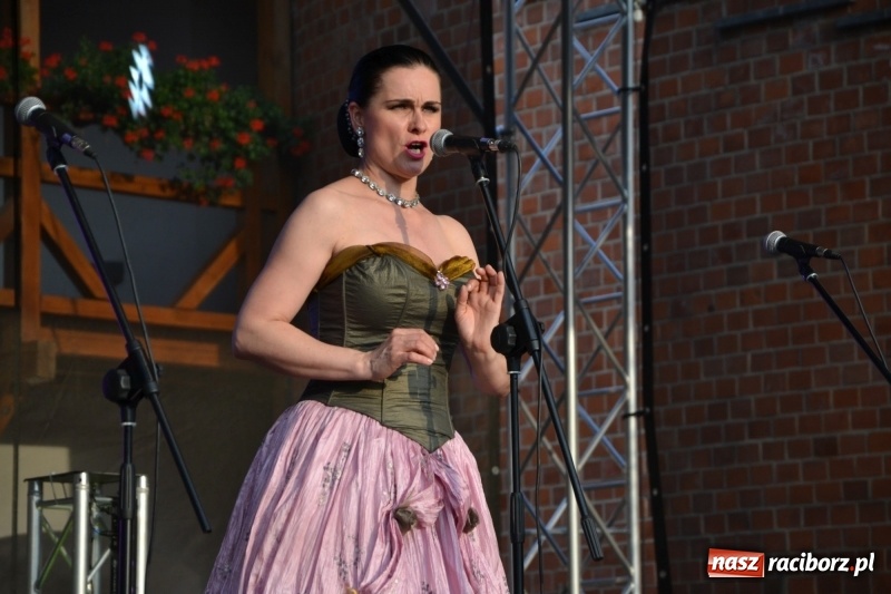 Zdjęcie w galerii na portalu naszraciborz.pl: Gala operetkowa na Zamku Piastowskim za nami wiadomości z regionu