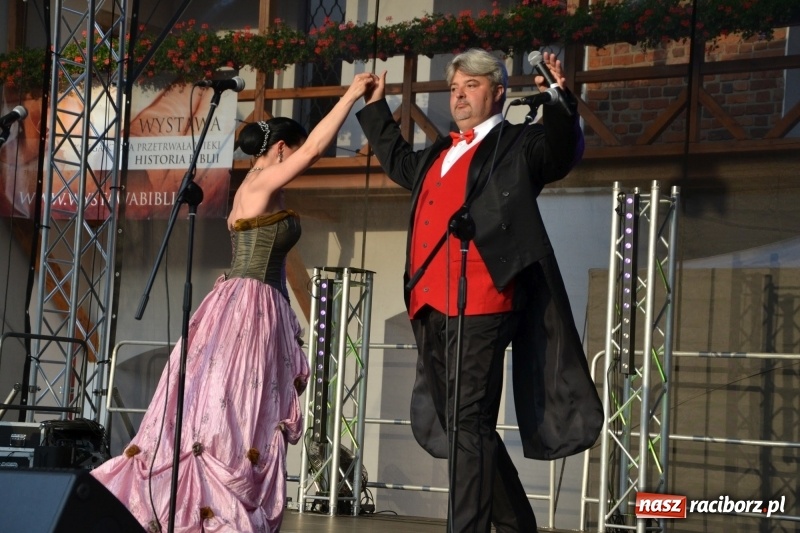 Zdjęcie w galerii na portalu naszraciborz.pl: Gala operetkowa na Zamku Piastowskim za nami wiadomości z regionu