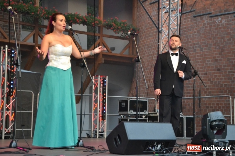 Zdjęcie w galerii na portalu naszraciborz.pl: Gala operetkowa na Zamku Piastowskim za nami wiadomości z regionu