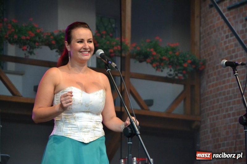 Zdjęcie w galerii na portalu naszraciborz.pl: Gala operetkowa na Zamku Piastowskim za nami wiadomości z regionu