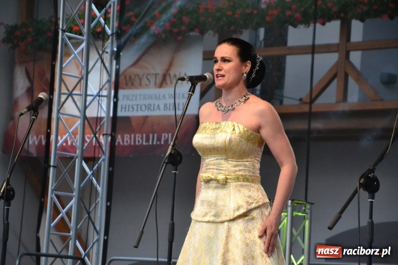 Zdjęcie w galerii na portalu naszraciborz.pl: Gala operetkowa na Zamku Piastowskim za nami wiadomości z regionu